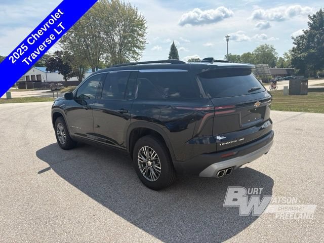 Used 2025 Chevrolet Traverse LT w/ Driver Confidence Package AWD/4WD image 4