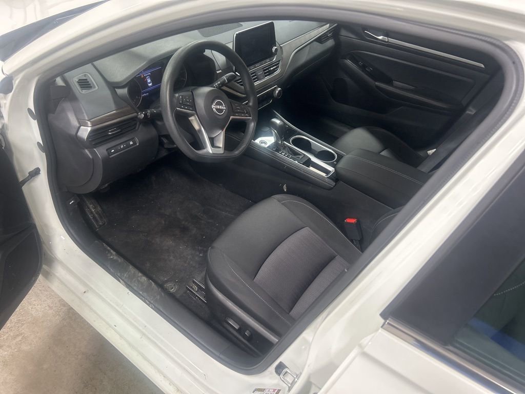 Used 2023 Nissan Altima 2.5 SV image 6