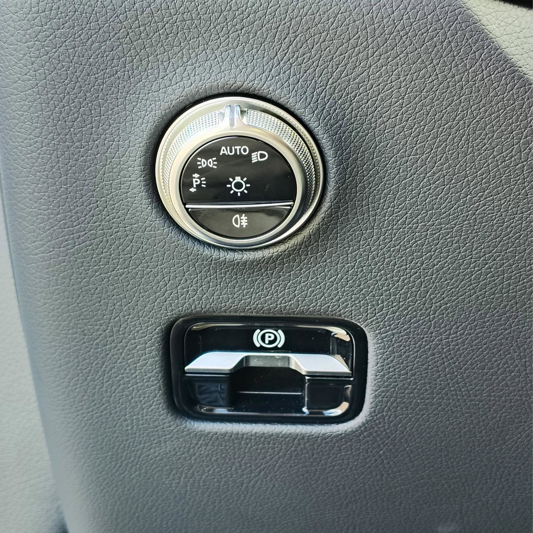 Certified 2026 Mercedes-Benz GLC 300 4MATIC image 6