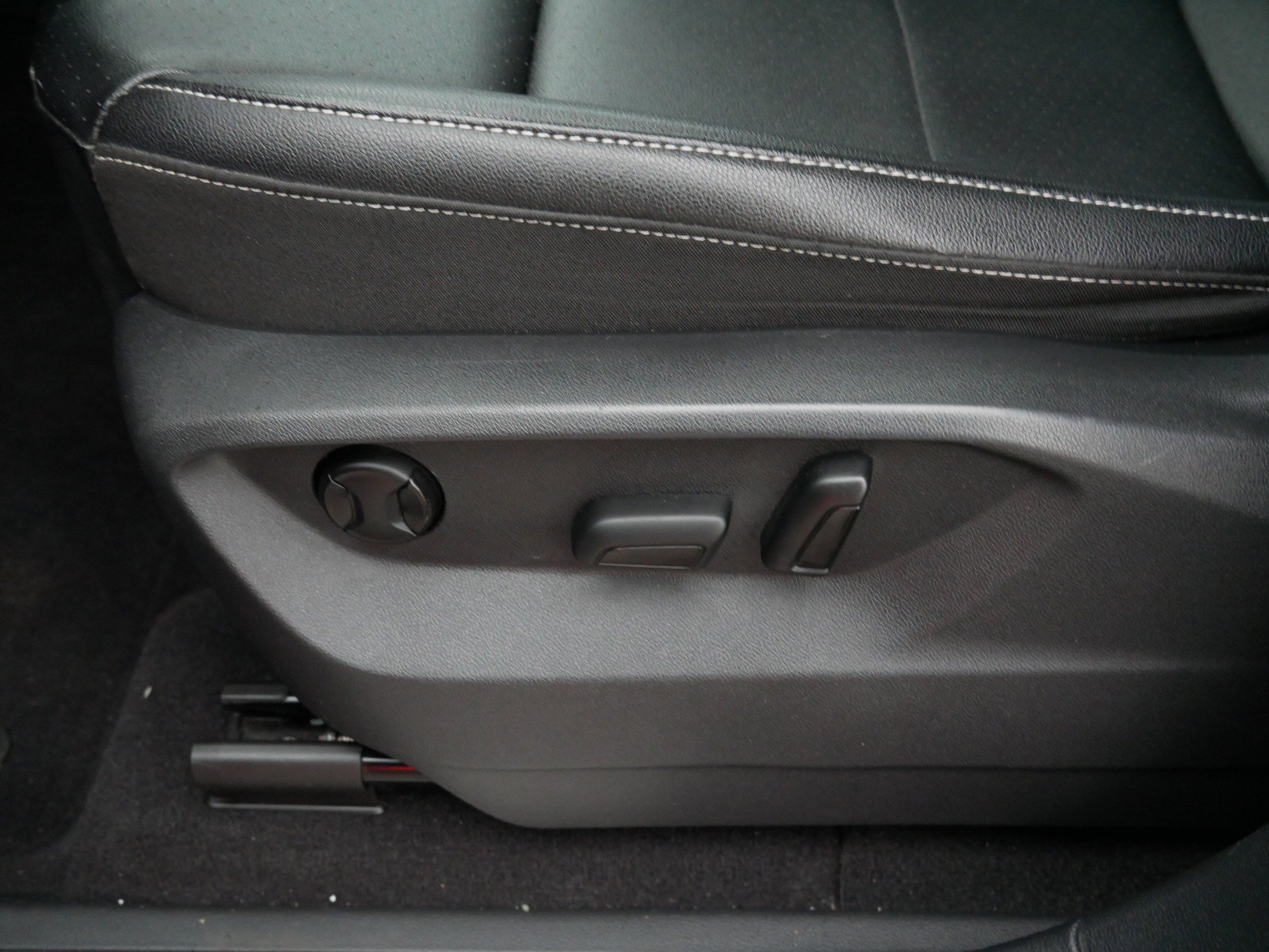 Used 2021 Volkswagen Atlas SE image 19