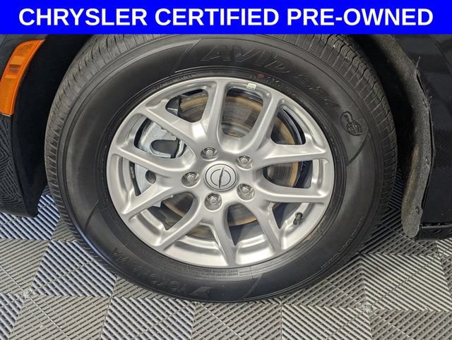Certified 2026 Chrysler Pacifica Select FWD image 8