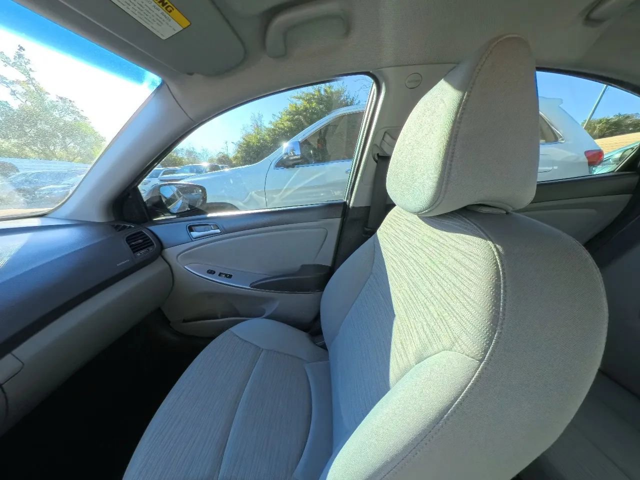 Used 2015 Hyundai Accent GLS image 24