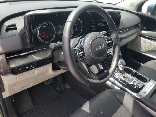 Used 2024 Kia Carnival EX FWD image 19