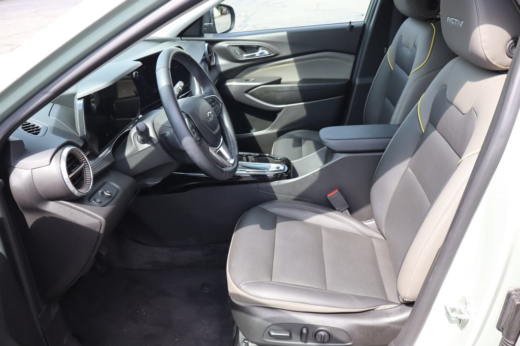 Used 2024 Chevrolet Trax ACTIV w/ Driver Confidence Package FWD image 4
