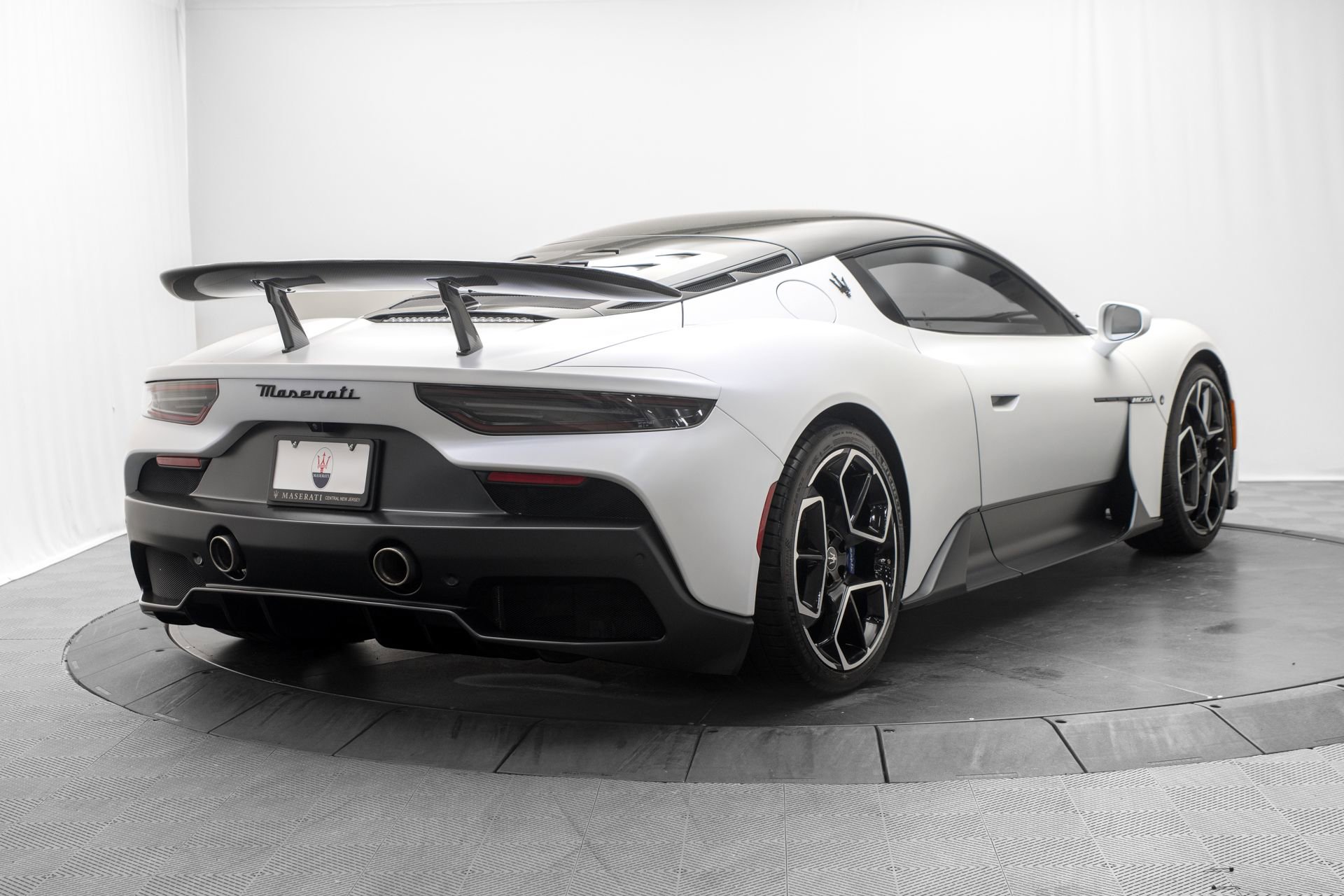 Used 2022 Maserati MC20 Coupe RWD image 3