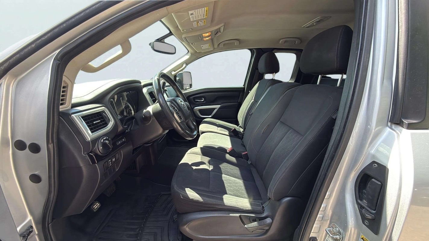 Used 2018 Nissan Titan SV w/ SV Utility Package AWD/4WD image 18