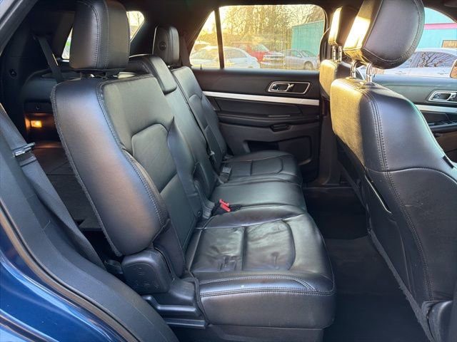 Used 2016 Ford Explorer XLT w/ Equipment Group 202A image 10