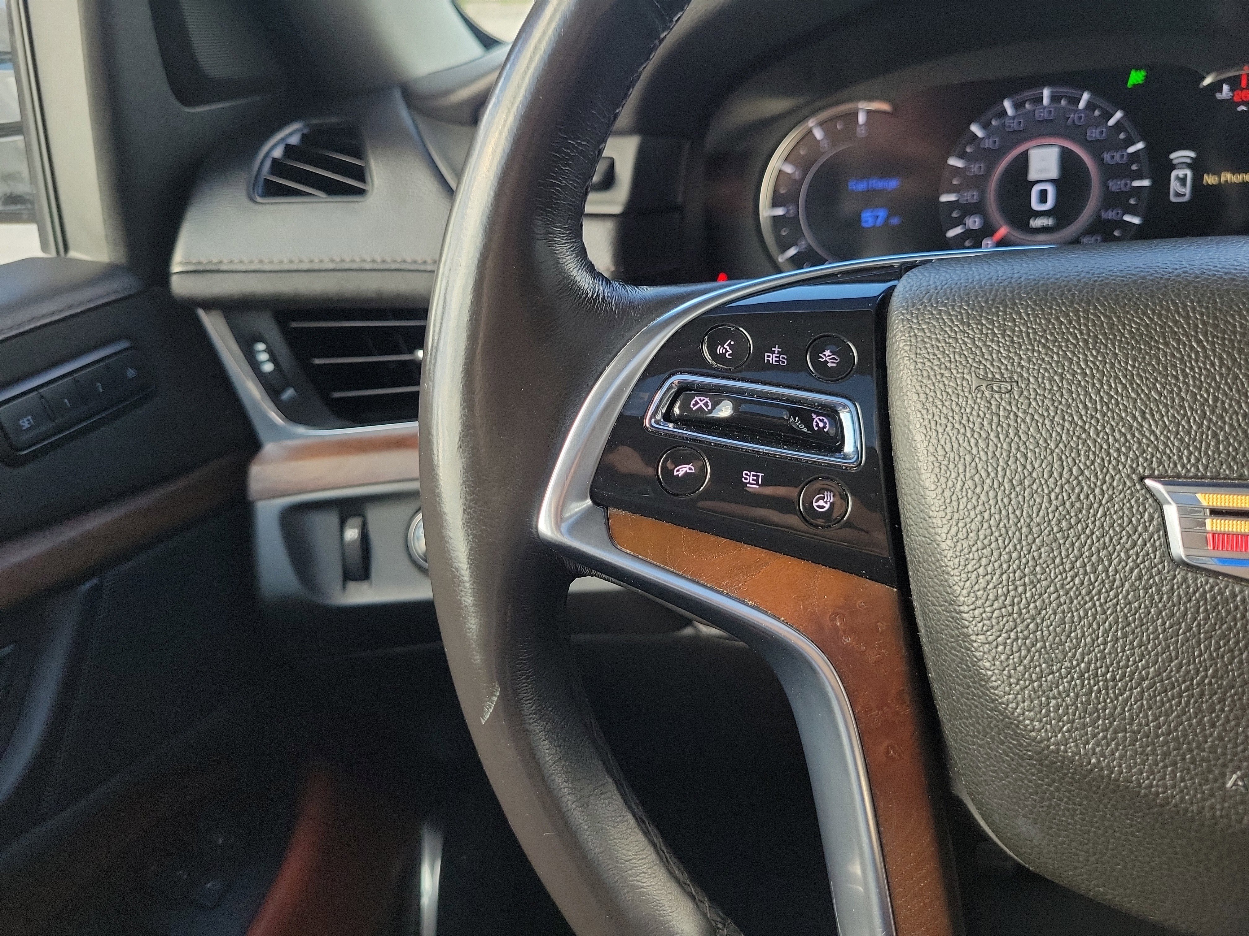 Used 2018 Cadillac Escalade ESV Luxury image 21