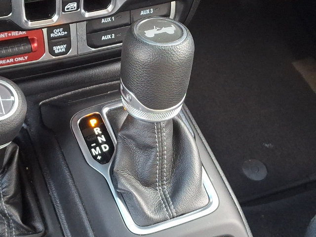 Used 2025 Jeep Wrangler Unlimited Rubicon AWD/4WD image 11