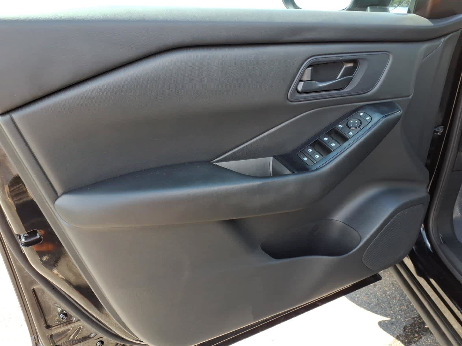 Certified 2024 Nissan Rogue S AWD/4WD image 10