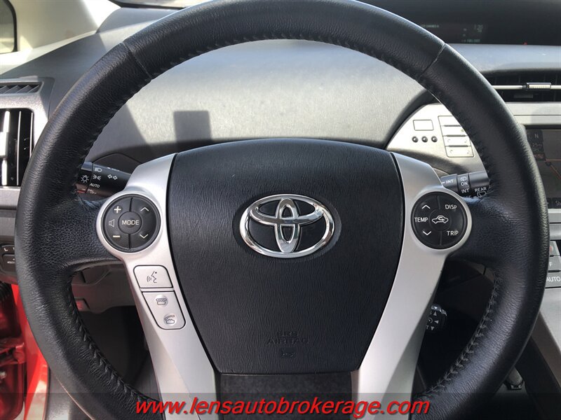 Used 2013 Toyota Prius Four w/ Deluxe Solar Roof Pkg FWD image 13