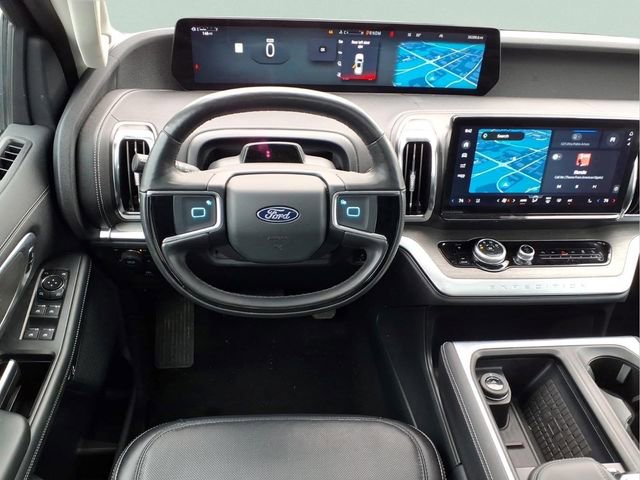 Used 2025 Ford Expedition Platinum AWD/4WD image 6