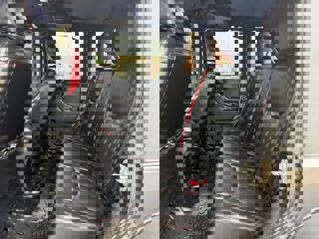 Used 2017 Jeep Wrangler Unlimited Rubicon image 26