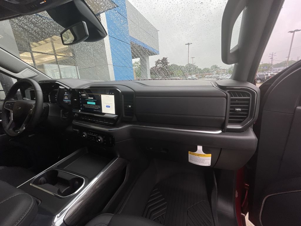 Used 2025 Chevrolet Silverado 2500 LTZ w/ LTZ Plus Package AWD/4WD image 29