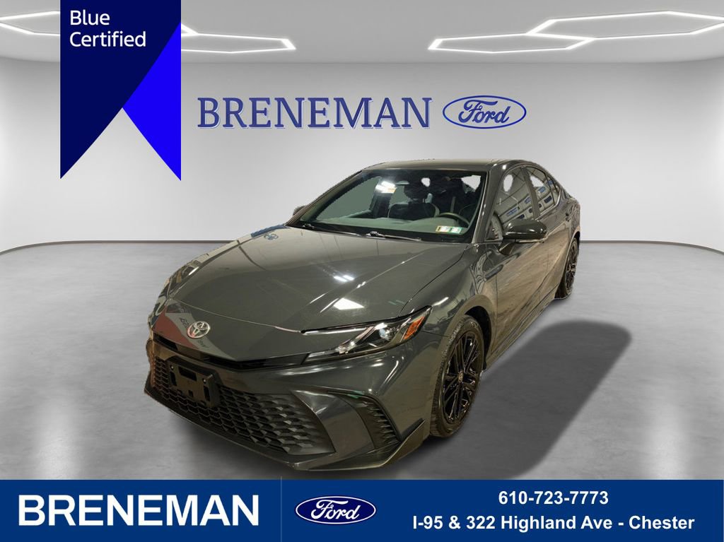 Used 2025 Toyota Camry SE image 1