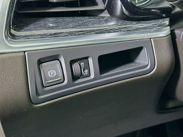 Certified 2023 Cadillac XT5 Premium Luxury image 11