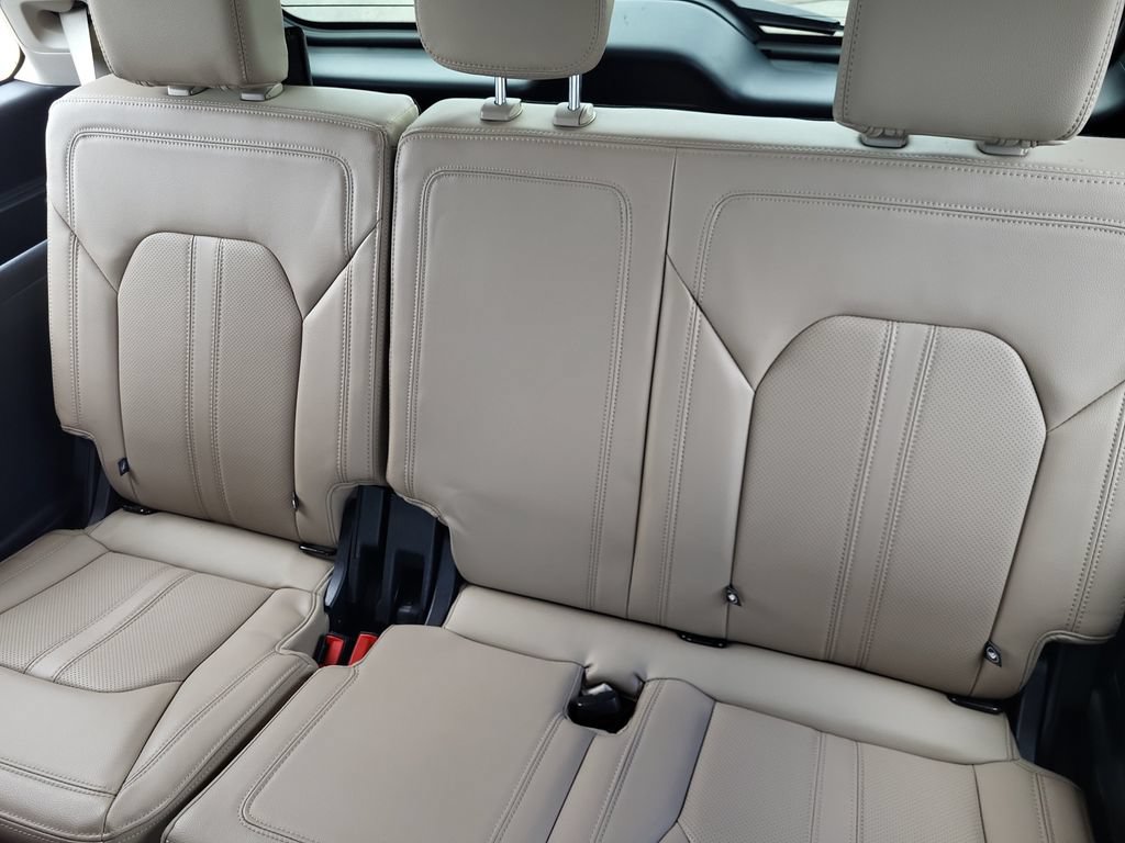 Used 2022 Ford Expedition Limited AWD/4WD image 16