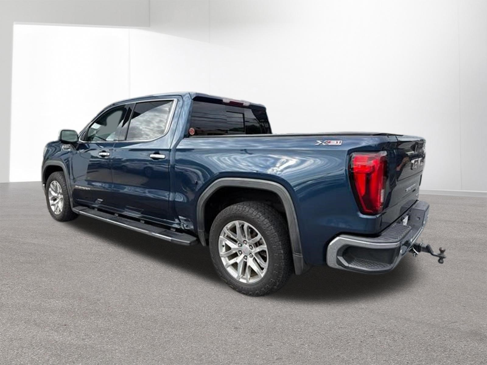 Used 2019 GMC Sierra 1500 SLT w/ SLT Premium Plus Package AWD/4WD image 28