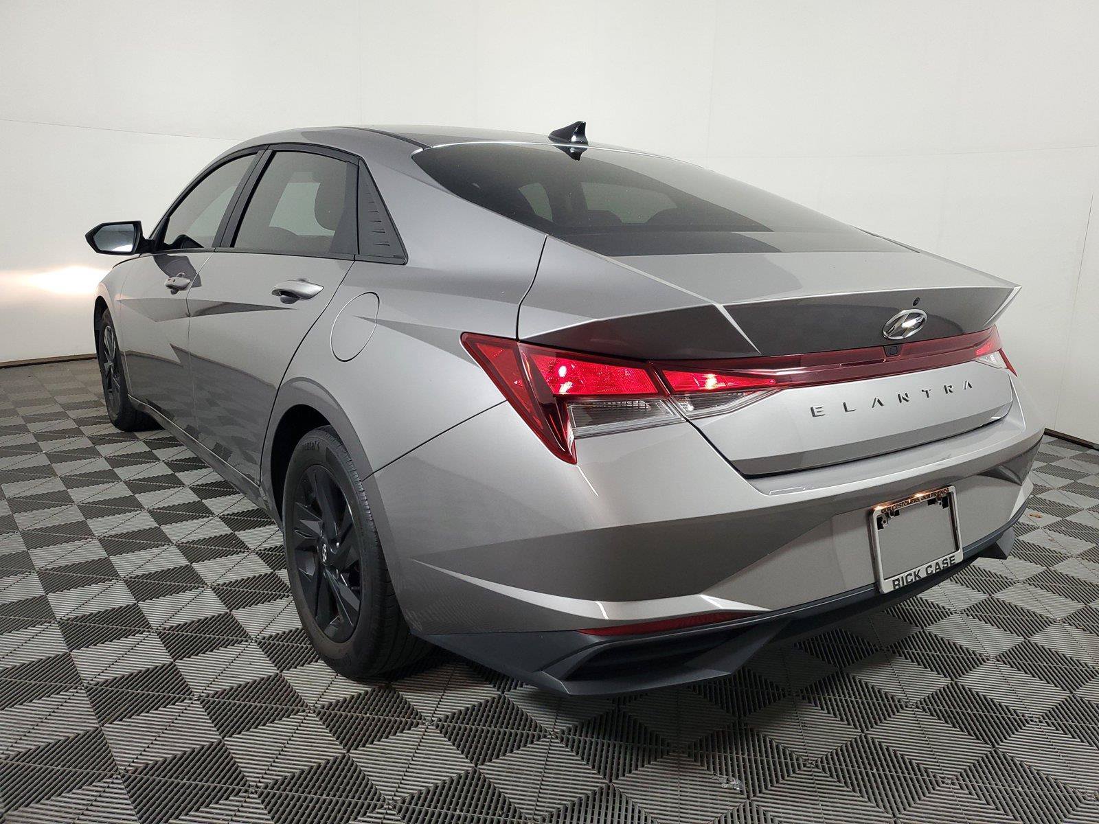 Used 2023 Hyundai Elantra SEL FWD image 6