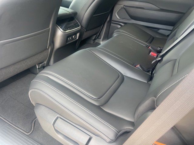 New 2025 Nissan Armada SV image 31
