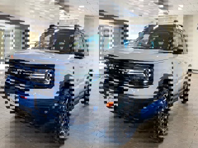 Used 2022 Ford Bronco Sport Outer Banks image 4