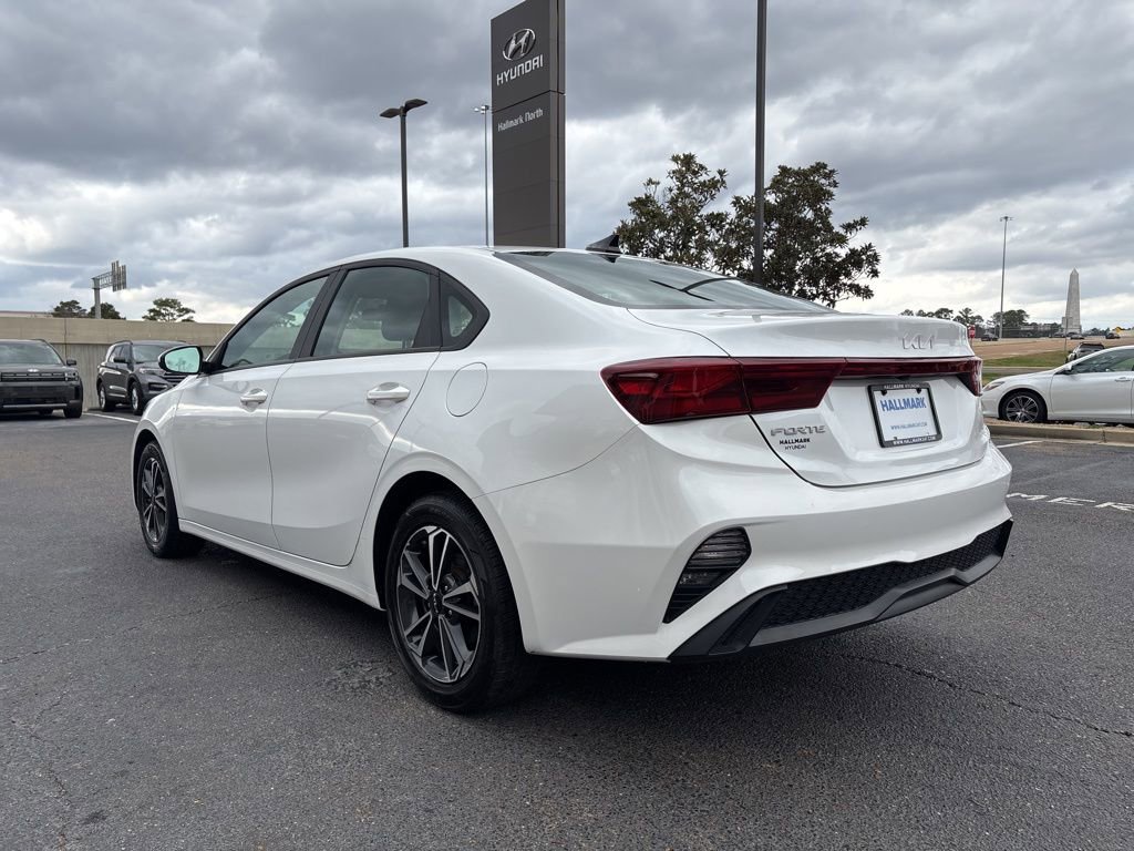 Used 2024 Kia Forte LXS image 8