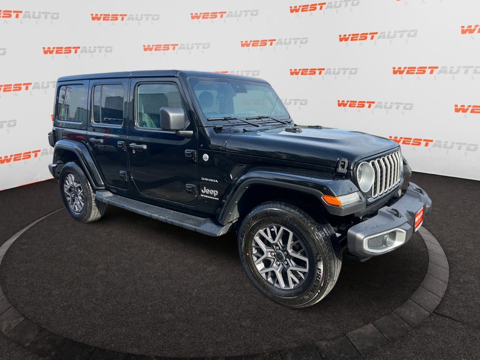 Used 2024 Jeep Wrangler Sahara image 7