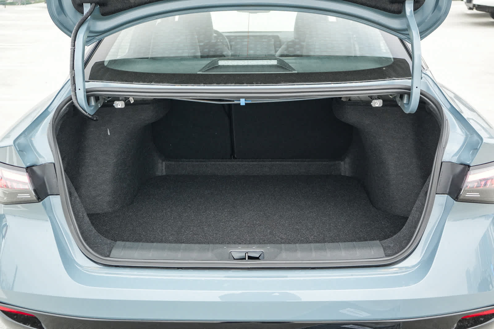 New 2027 Nissan Sentra SR FWD image 12