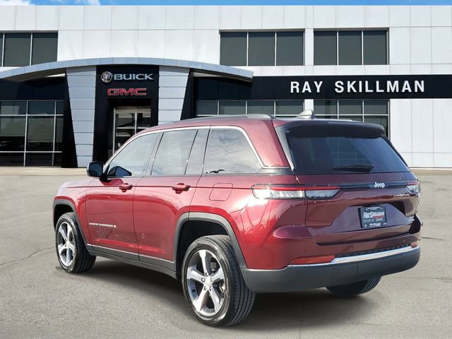 Used 2025 Jeep Grand Cherokee Laredo X image 4