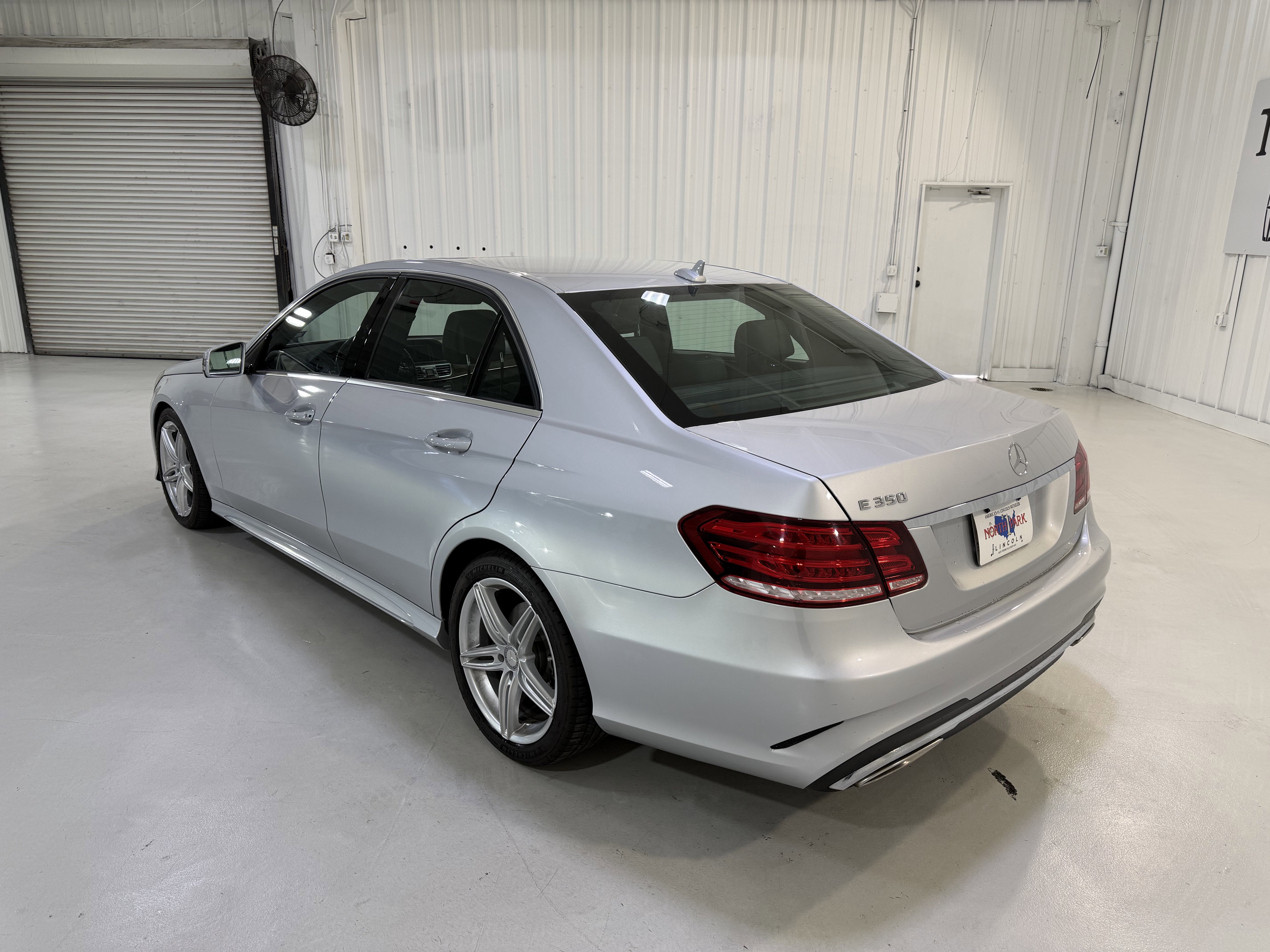Used 2016 Mercedes-Benz E 350 Sedan image 3