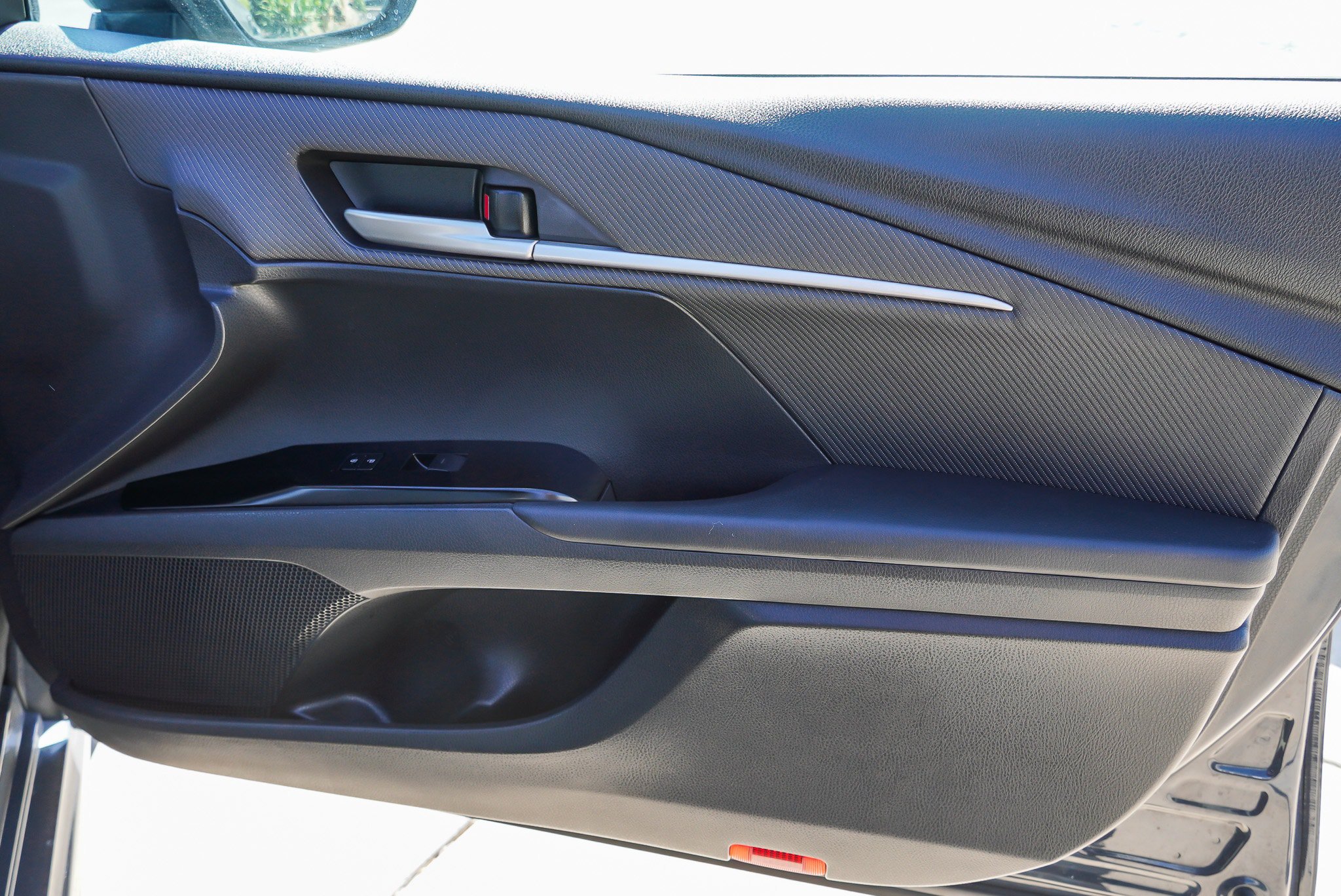 Used 2025 Toyota Camry SE FWD image 27