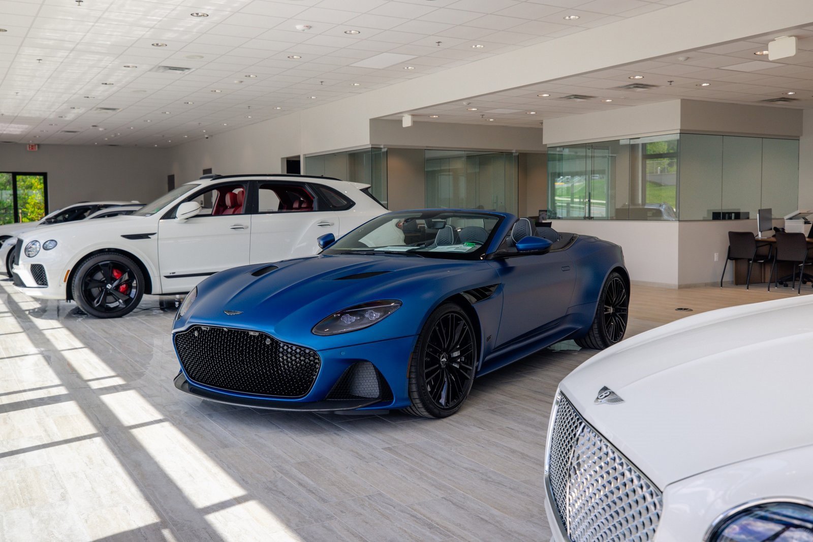 Used 2020 Jaguar F-PACE Premium image 14