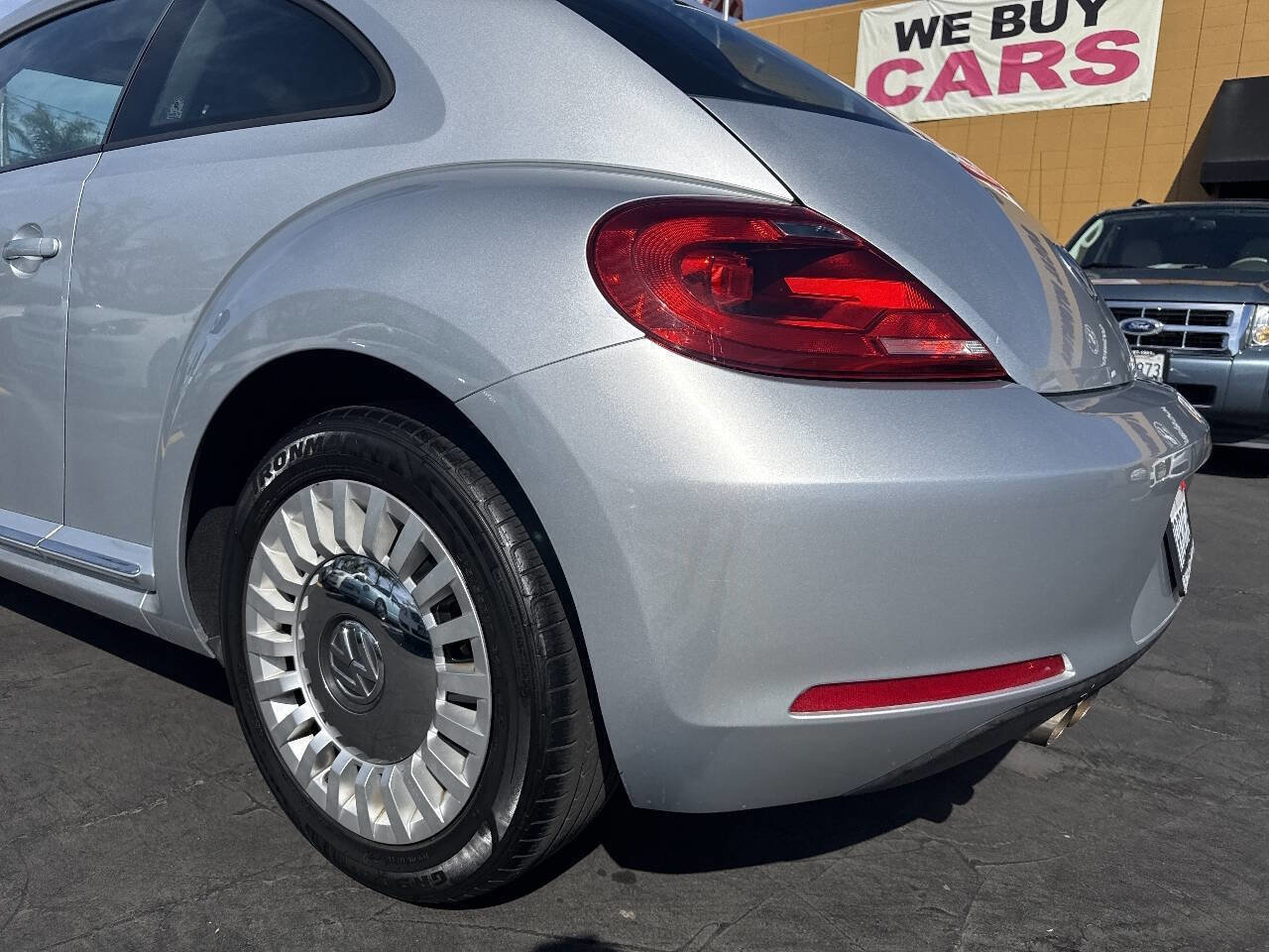 Used 2013 Volkswagen Beetle 2.5 image 31