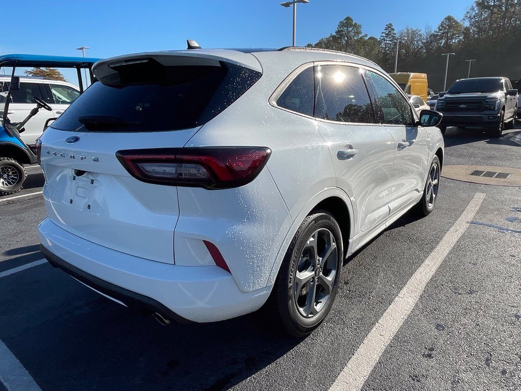 Certified 2024 Ford Escape ST-Line w/ Cold Weather Package FWD image 7