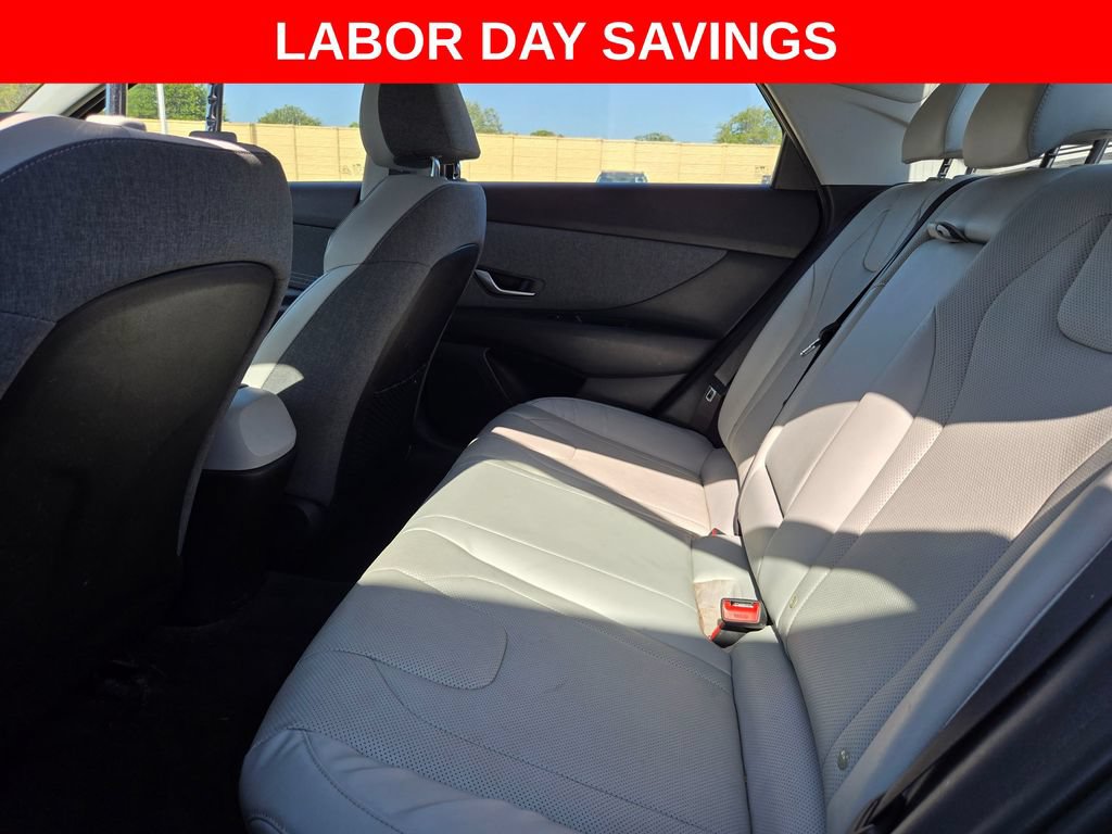 Used 2022 Hyundai Elantra Limited FWD image 24