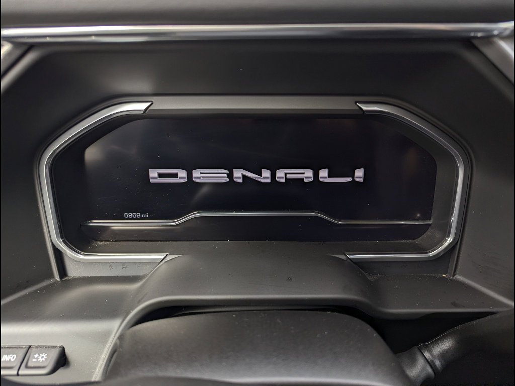 Used 2025 GMC Sierra 3500 Denali w/ Denali Reserve Package image 2