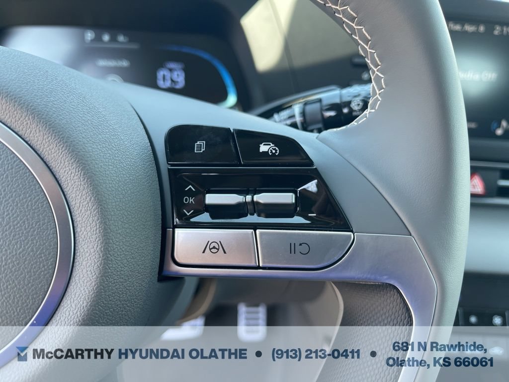 Used 2025 Hyundai Elantra Sport FWD image 25