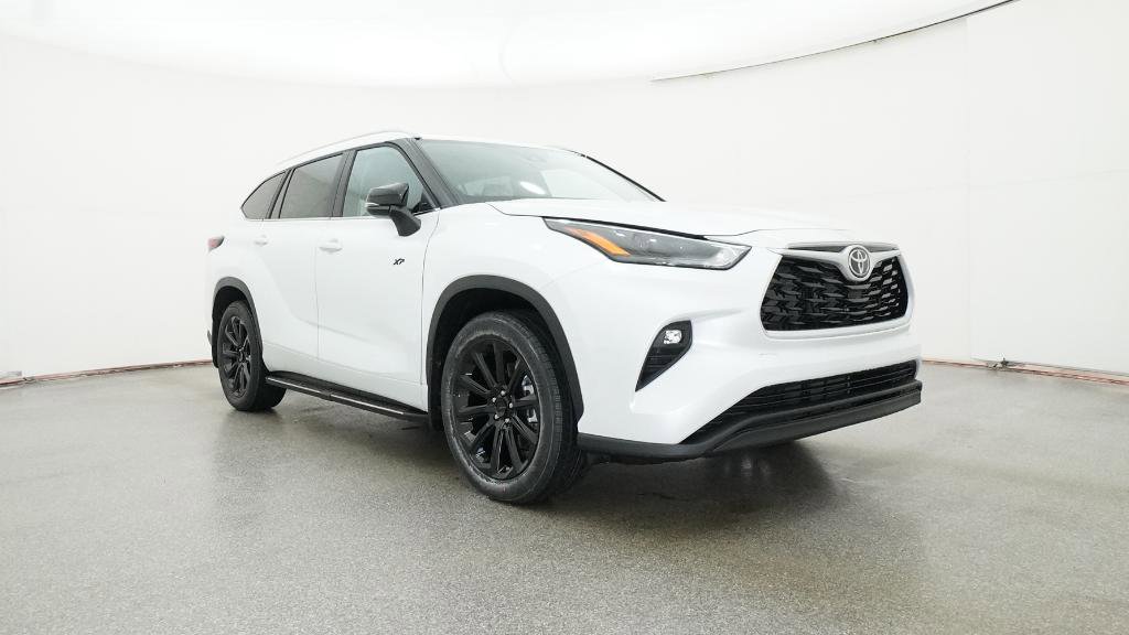 New 2026 Toyota Highlander XLE image 32