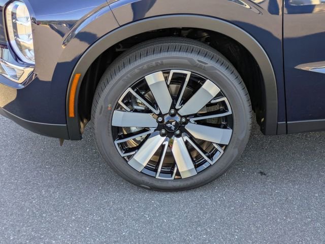 New 2025 Mitsubishi Outlander SE image 9