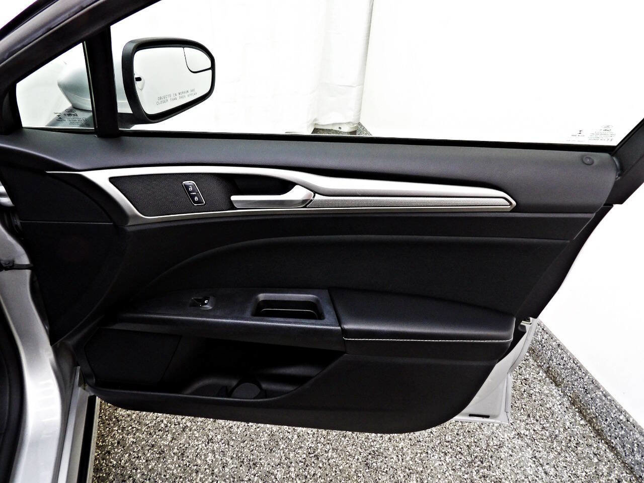 Used 2018 Ford Fusion SE image 11