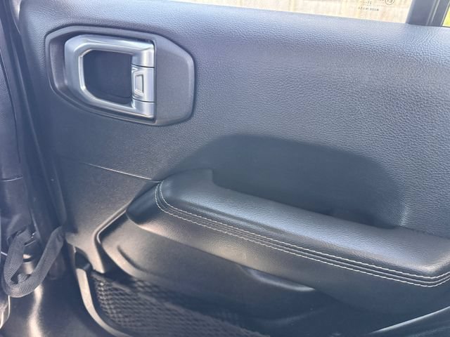 Used 2021 Jeep Gladiator Overland AWD/4WD image 23