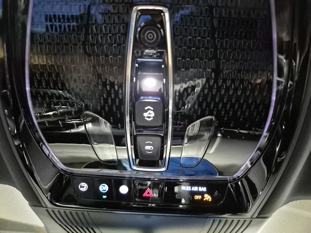 New 2027 Cadillac Vistiq Sport w/ LPO, Floor Liner Package AWD/4WD image 23