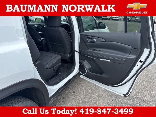 New 2025 Chevrolet Traverse LT w/ Enhanced Driving Package FWD image 40