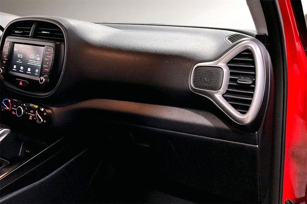 Used 2021 Kia Soul S image 26