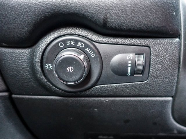 Used 2023 Dodge Durango GT image 34