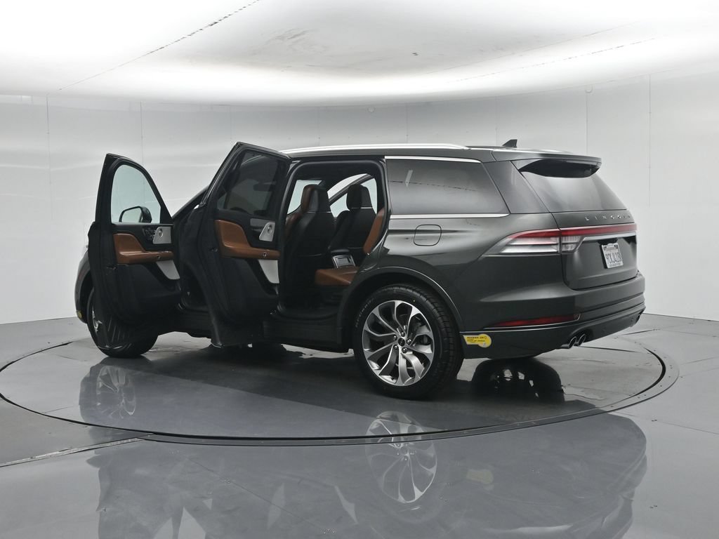 Used 2022 Lincoln Aviator Grand Touring w/ Equipment Group 301A AWD/4WD image 36