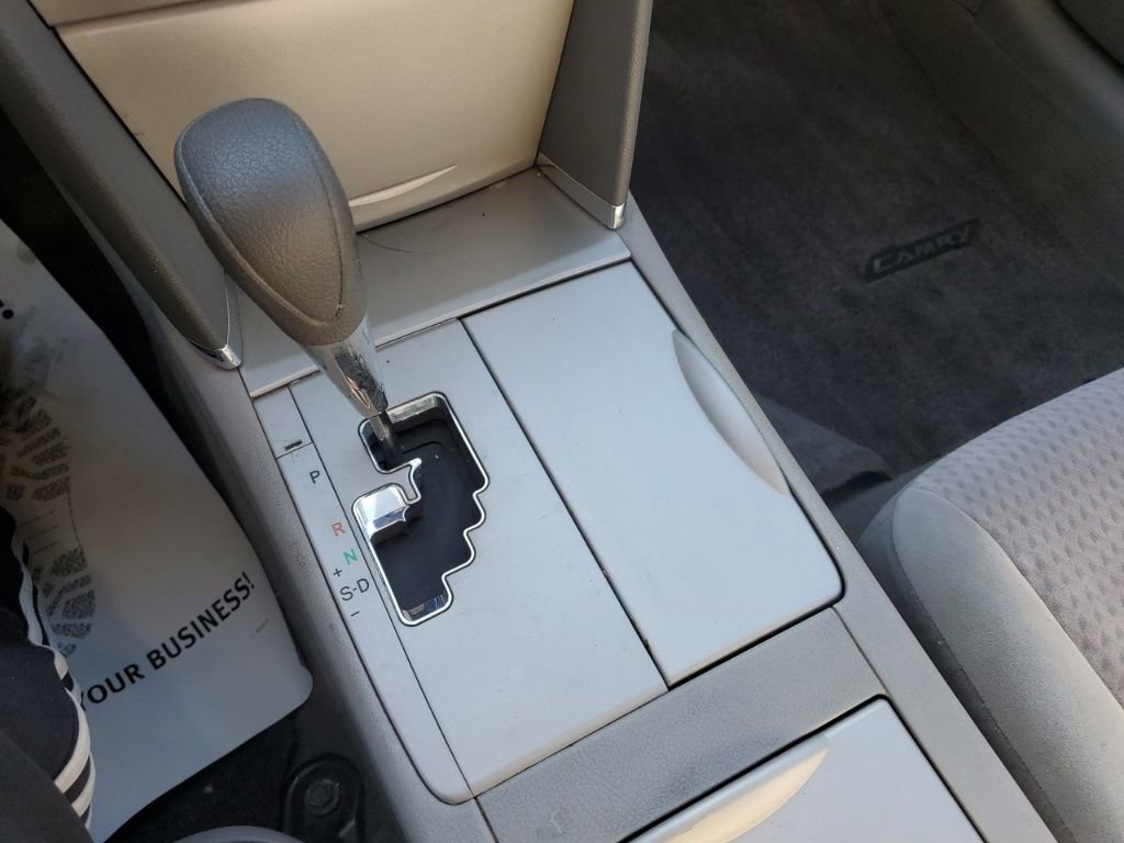 Used 2011 Toyota Camry LE image 15