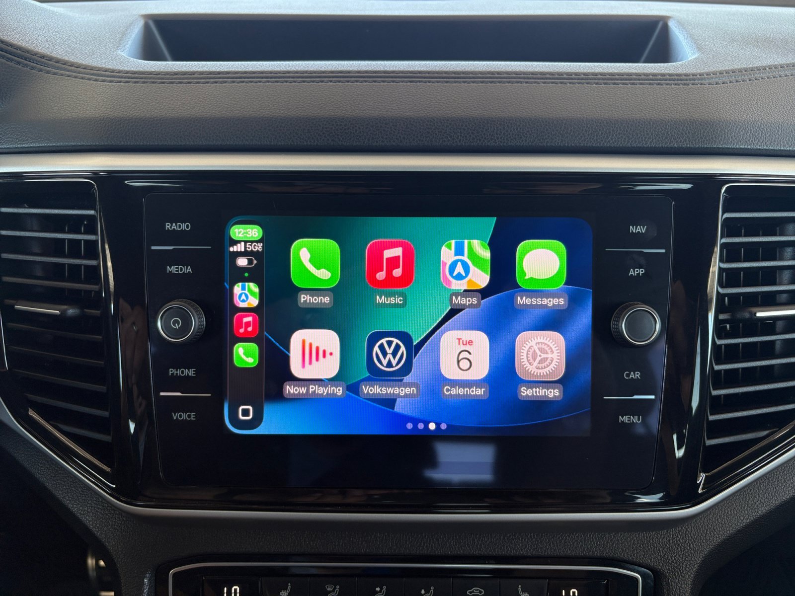 Certified 2023 Volkswagen Atlas Cross Sport SEL R-Line AWD/4WD image 14