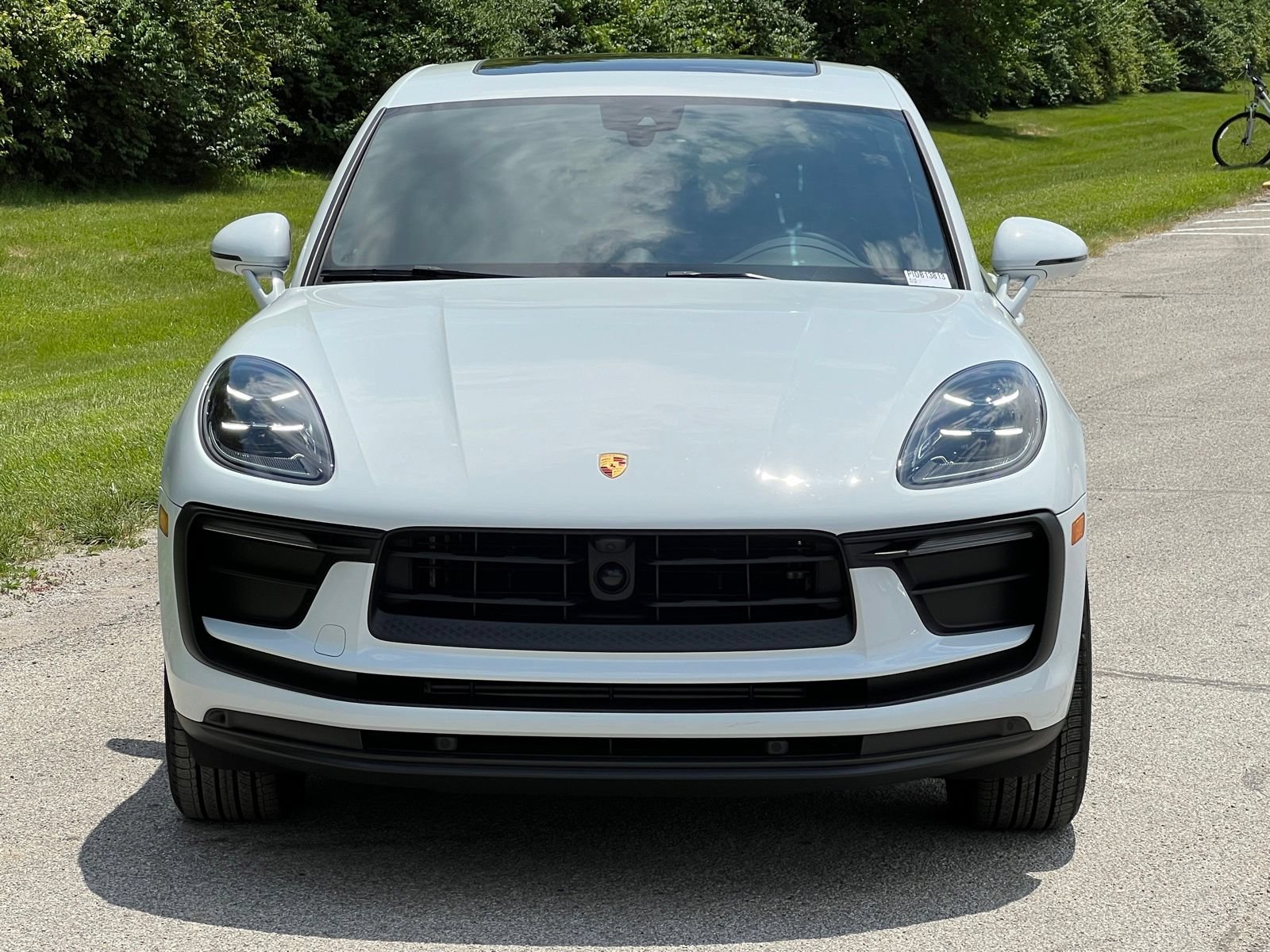 Certified 2025 Porsche Macan AWD/4WD image 7