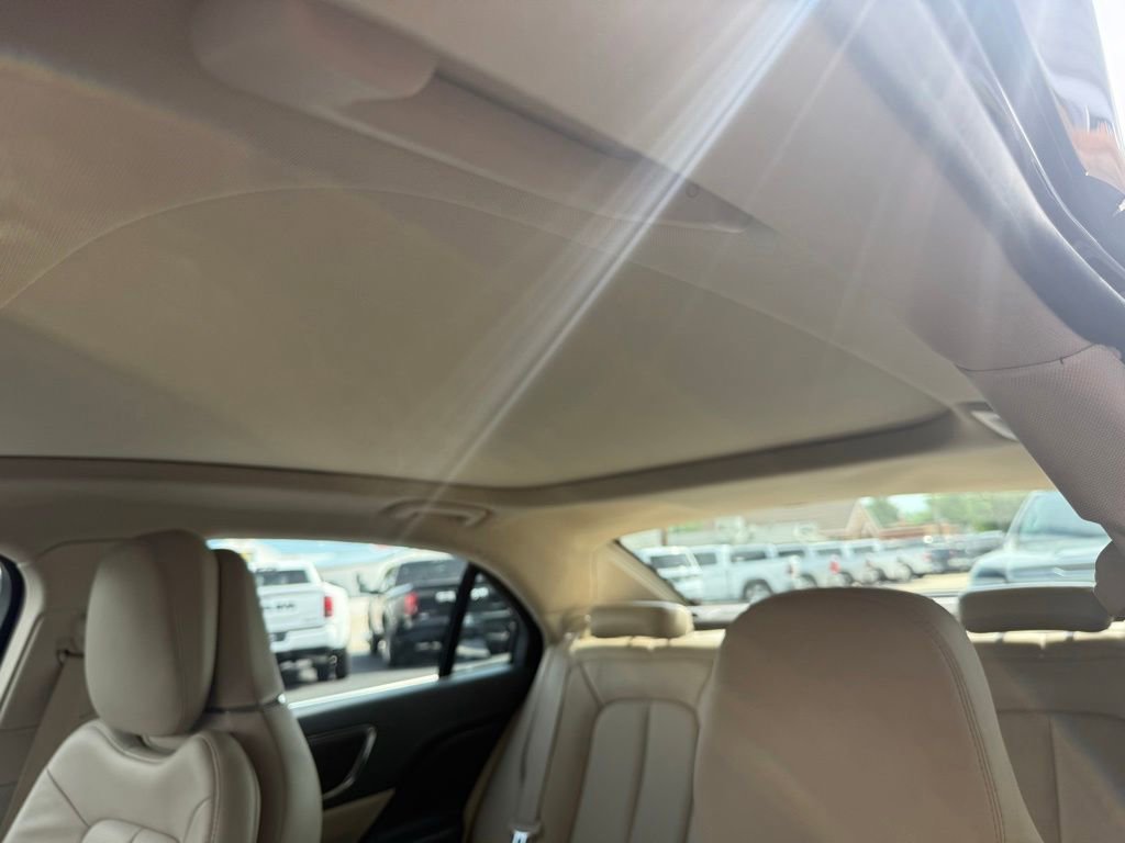 Used 2019 Lincoln Continental Reserve FWD image 15
